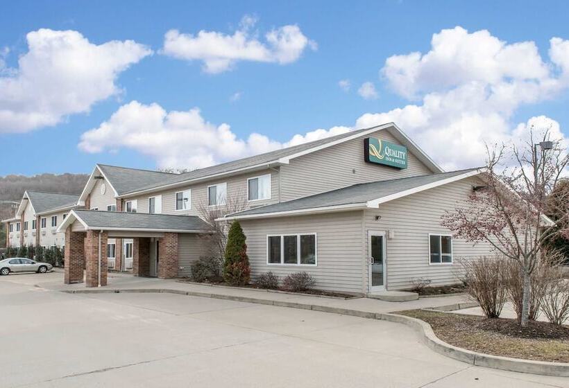 호텔 Quality Inn & Suites