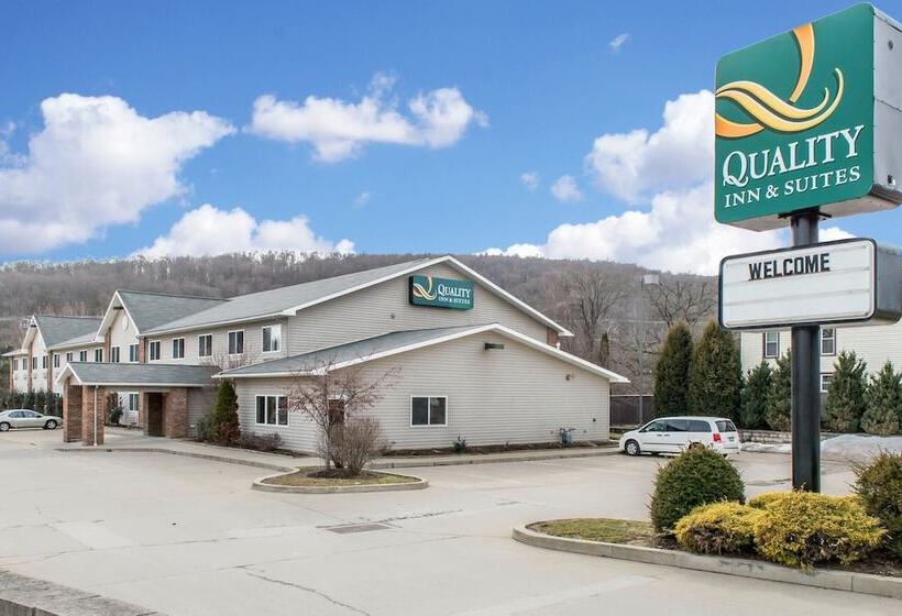 호텔 Quality Inn & Suites