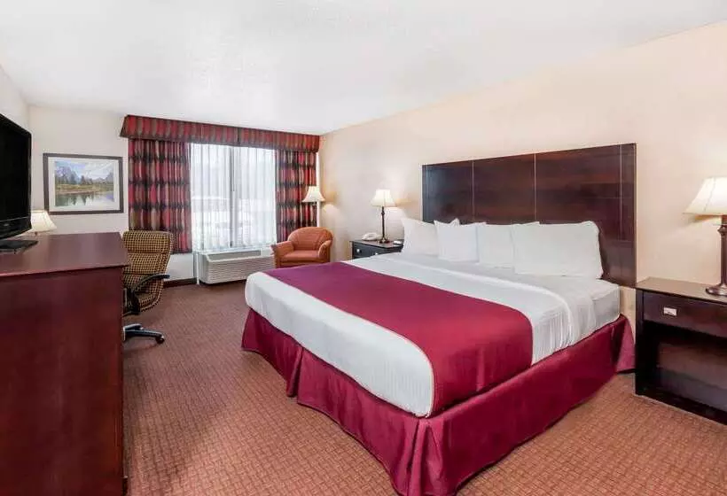 Ramada By Wyndham Grayling Hotel & Conference Center