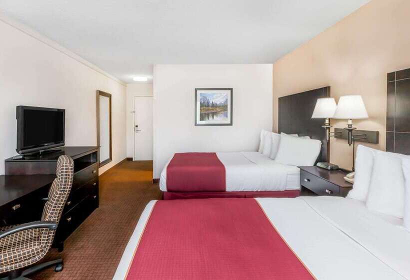 Ramada By Wyndham Grayling Hotel & Conference Center