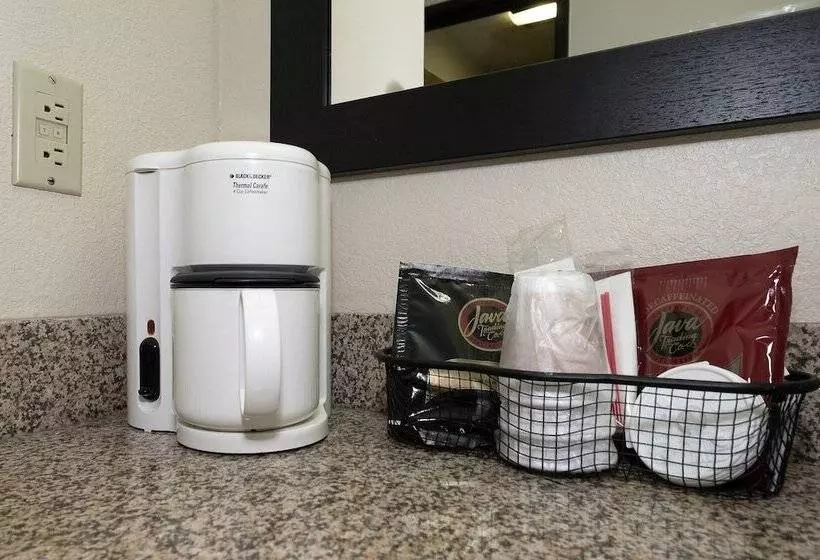 酒店 Red Roof Inn & Suites Hermitage