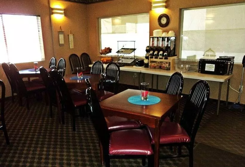 Отель Travelodge By Wyndham Carlsbad Nm