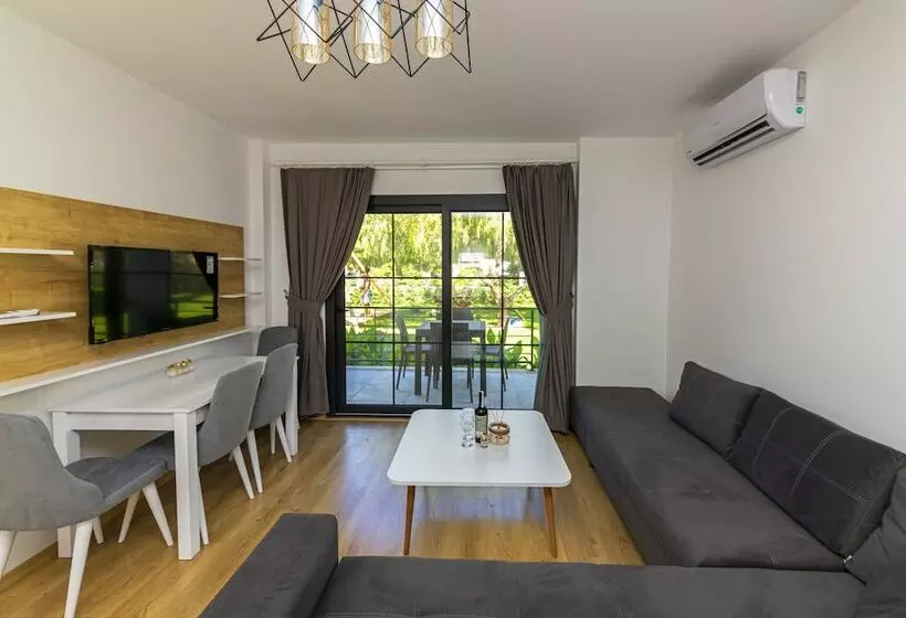 La Morada Suites