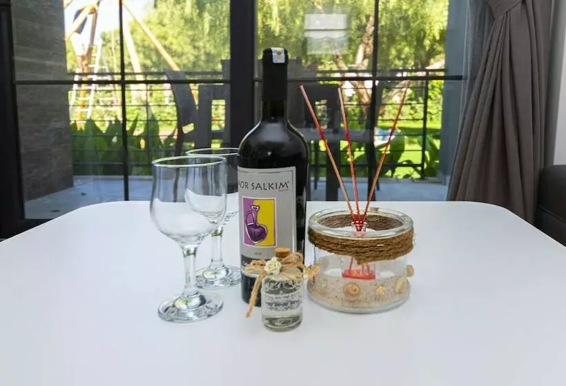 La Morada Suites