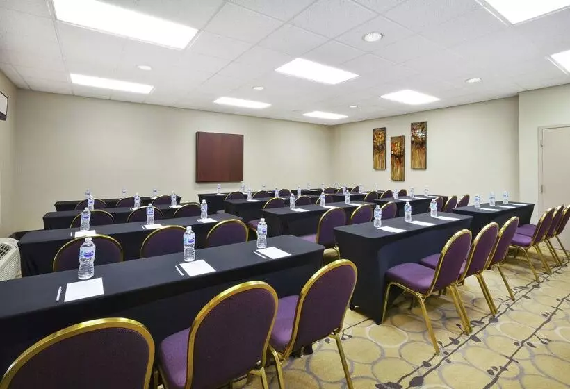 فندق Hampton Inn Clinton