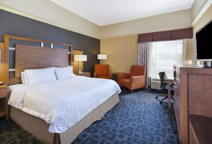 فندق Hampton Inn Clinton