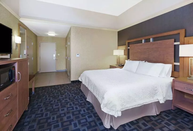 فندق Hampton Inn Clinton