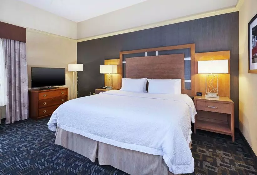 فندق Hampton Inn Clinton