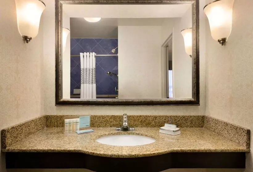 هتل Hampton Inn Columbiadowntown Historic District