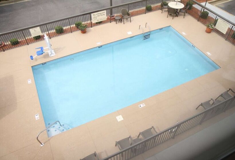 Отель Hampton Inn Greeneville