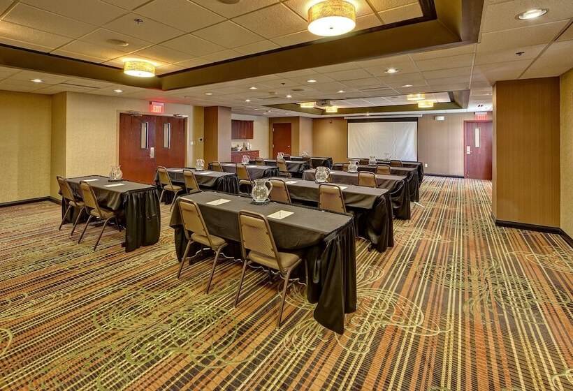 هتل Hampton Inn Indianapolissw/plainfield