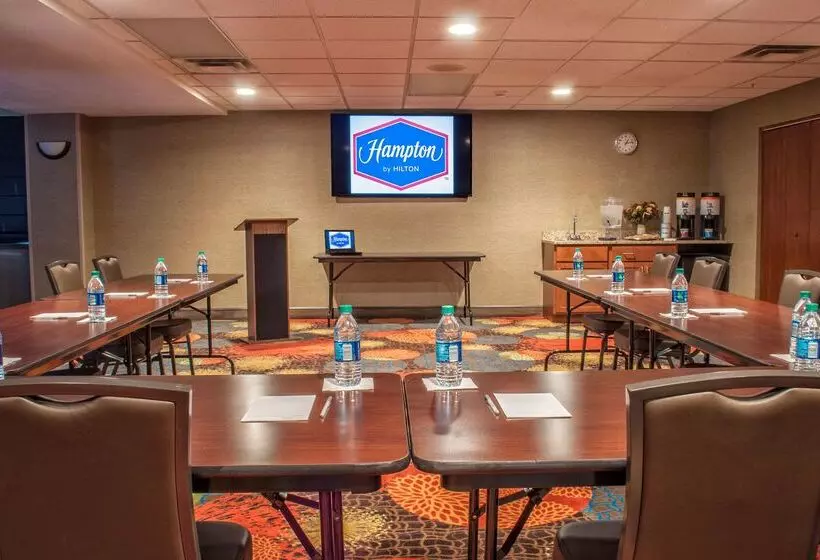 فندق Hampton Inn New Philadelphia