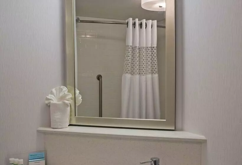 هتل Hampton Inn Philadelphiainternational Airport