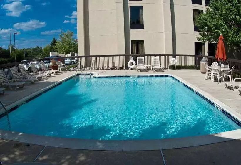 هتل Hampton Inn Philadelphiainternational Airport