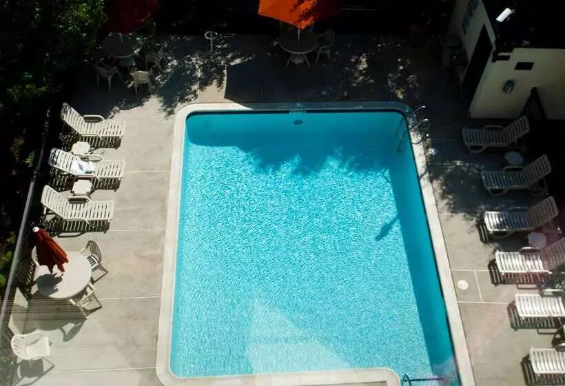 هتل Hampton Inn Philadelphiainternational Airport