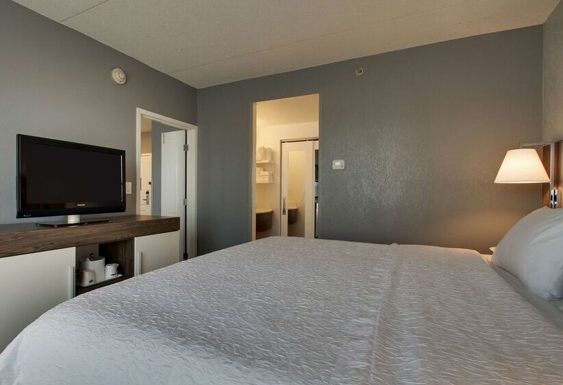 Отель Hampton Inn & Suites Chicago/aurora