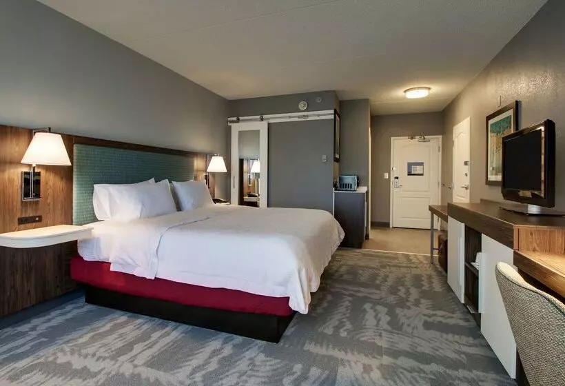 Отель Hampton Inn & Suites Chicago/aurora