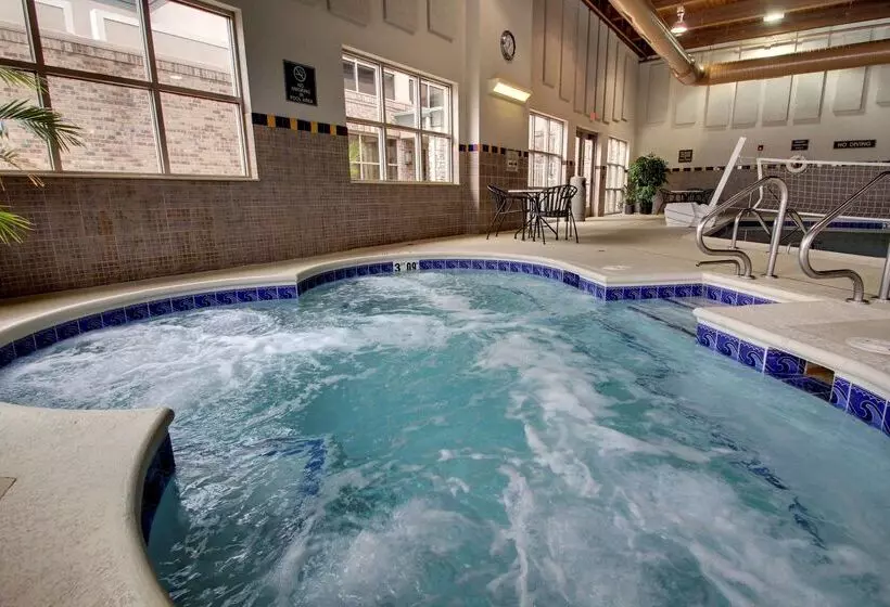 Отель Hampton Inn & Suites Chicago/aurora