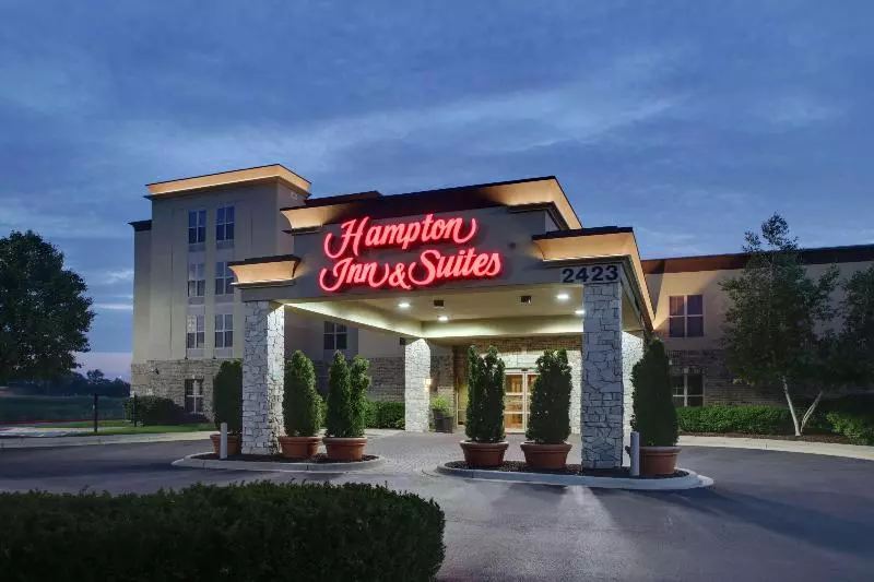 Отель Hampton Inn & Suites Chicago/aurora
