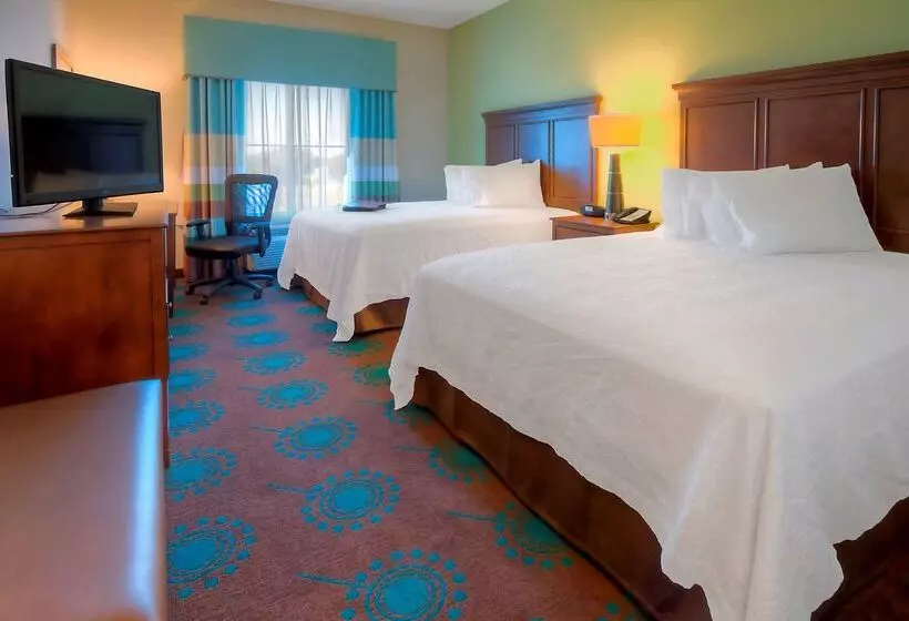هتل Hampton Inn & Suites Destin