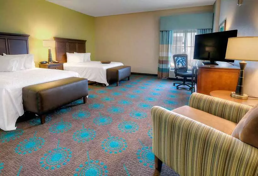هتل Hampton Inn & Suites Destin