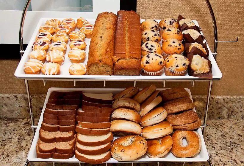 هتل Hampton Inn & Suites Destin