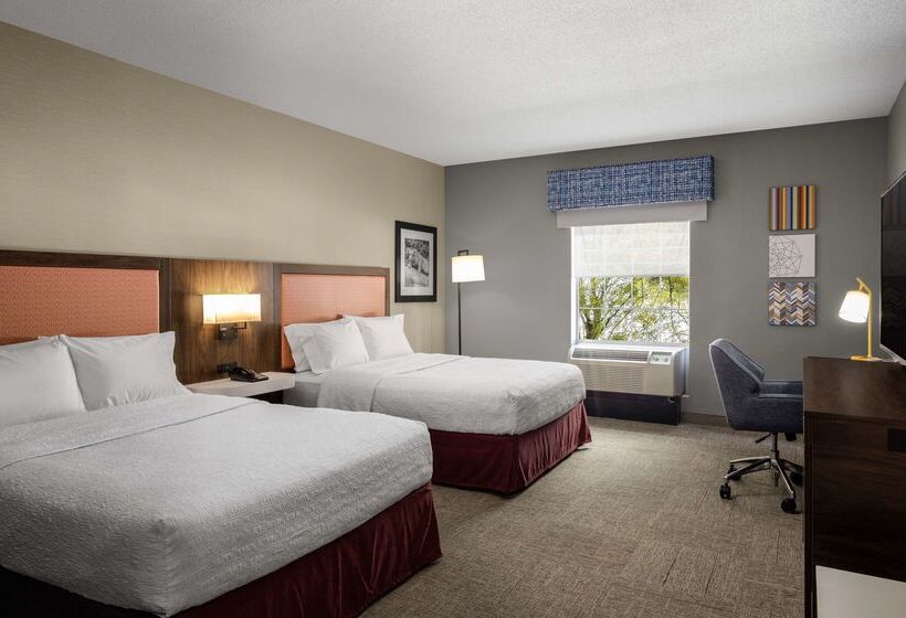 בית מלון כפרי Hampton Inn & Suites State College At Williamsburg Square
