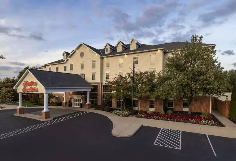 هتل Hampton Inn & Suites State College At Williamsburg Square