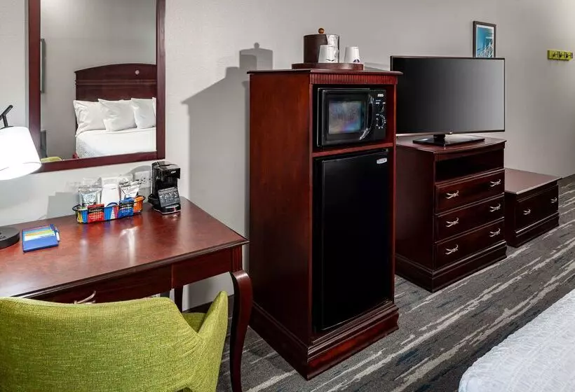 هتل Hampton Inn & Suites Texarkana