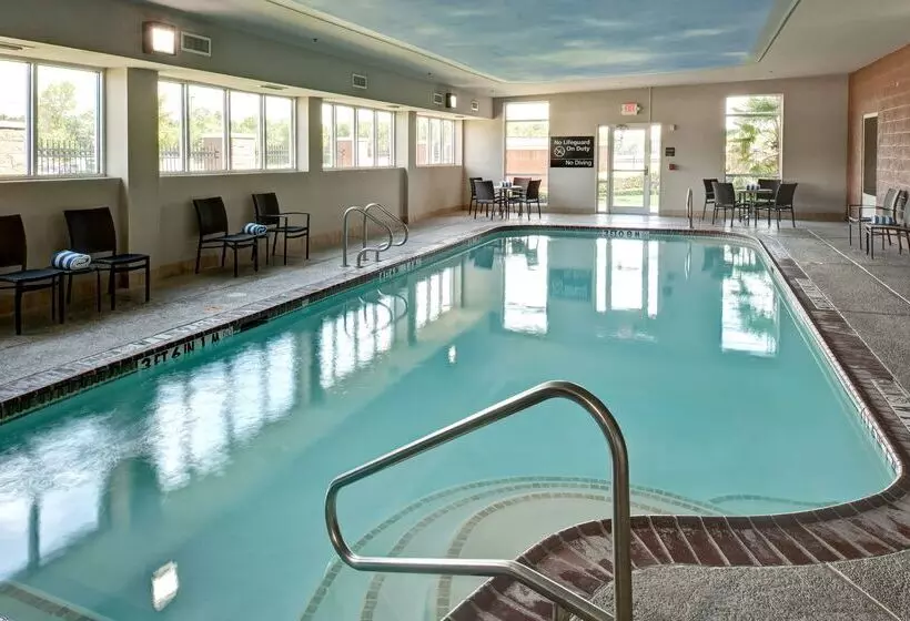 هتل Hampton Inn & Suites Texarkana