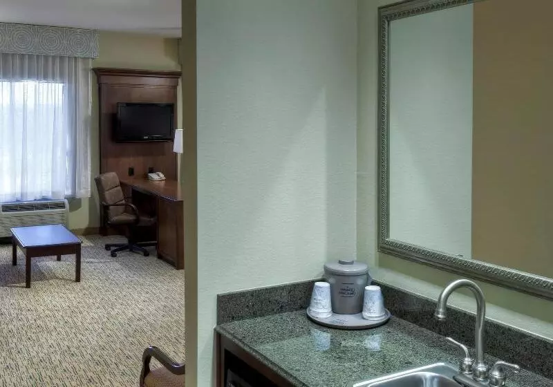 هتل Hampton Inn & Suites Texarkana