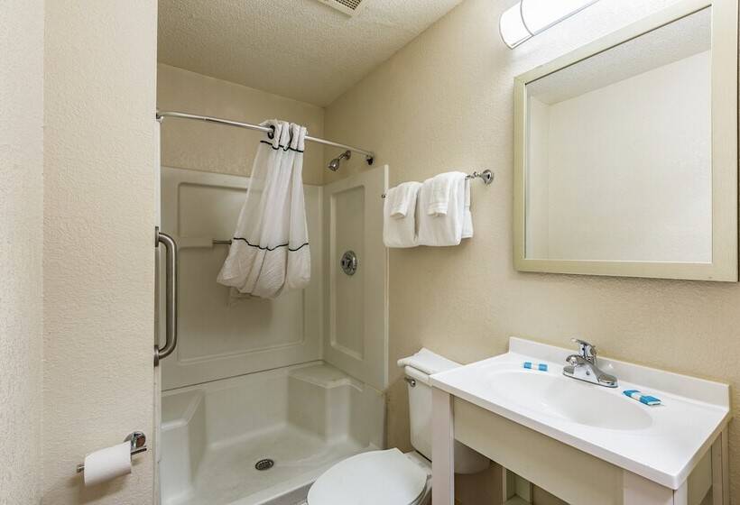 Otel Hometowne Studios By Red Roof Atlanta Chamblee