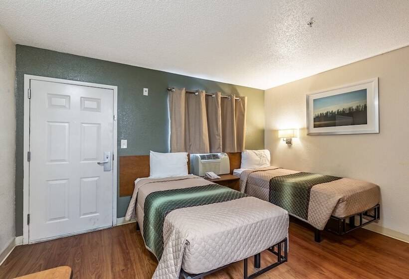 Otel Hometowne Studios By Red Roof Atlanta Chamblee