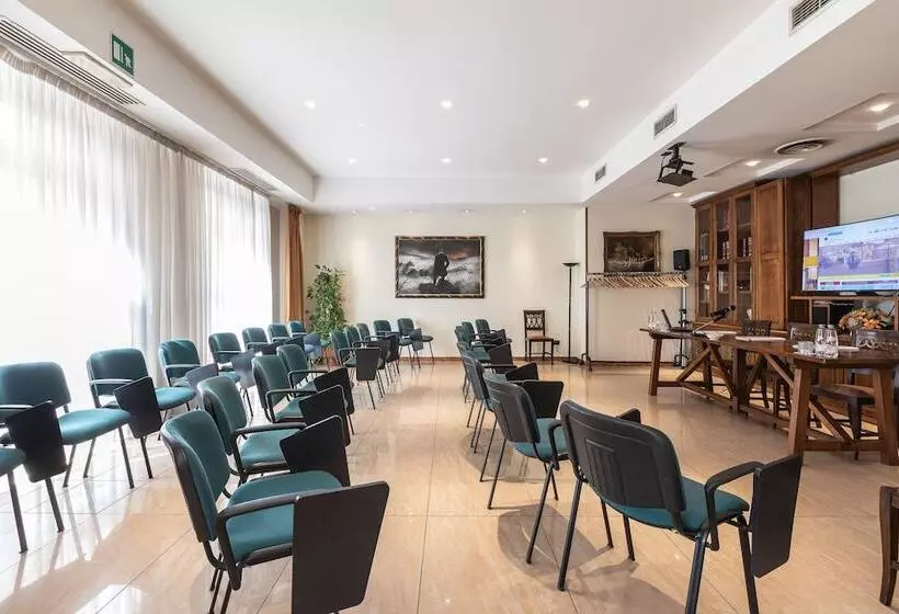 Отель Michelangelo