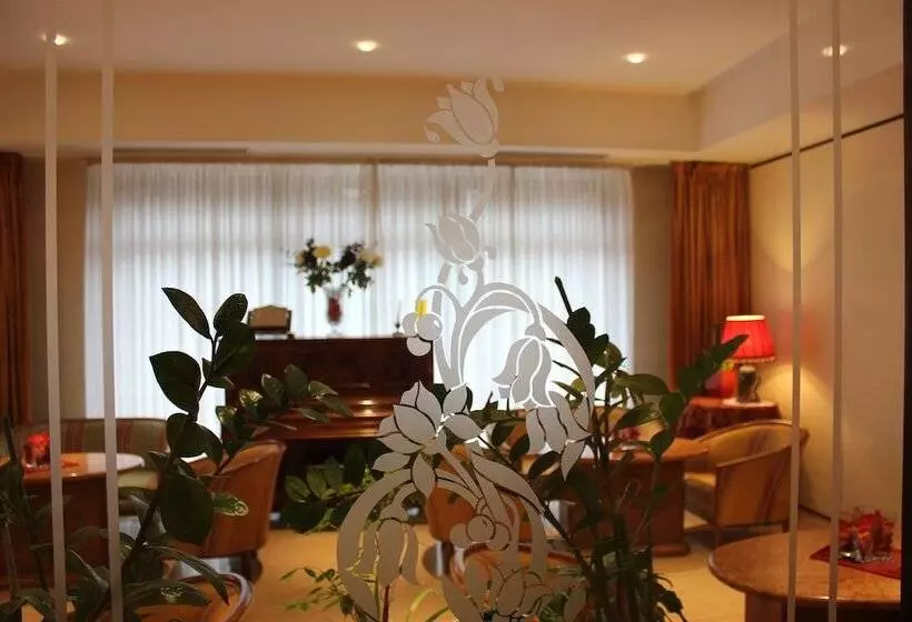 Отель Michelangelo