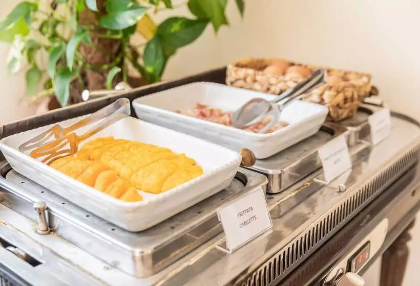 Отель Michelangelo