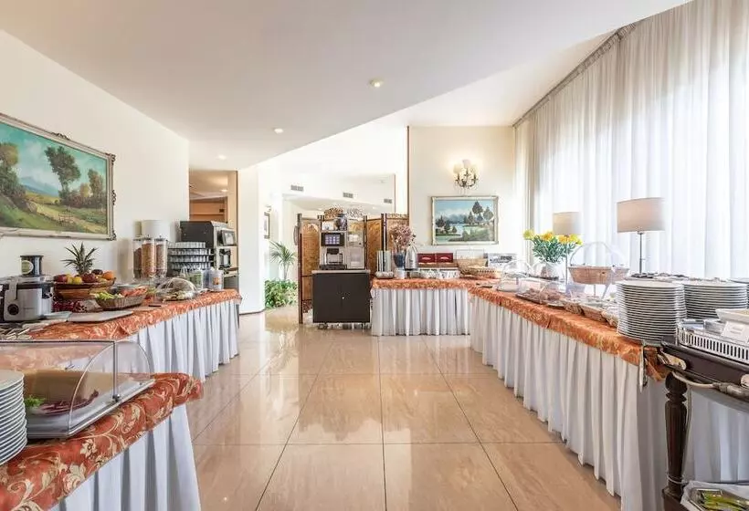 Отель Michelangelo