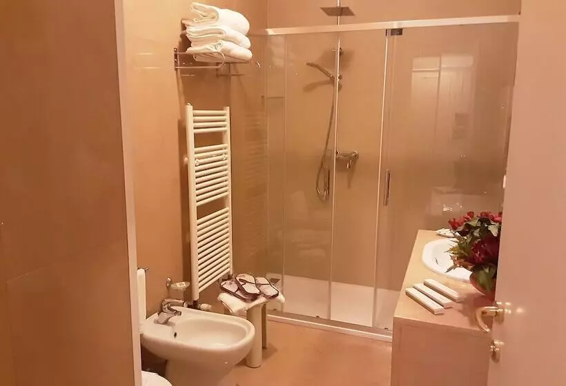 Отель Michelangelo