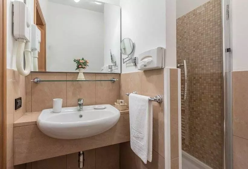 Отель Michelangelo