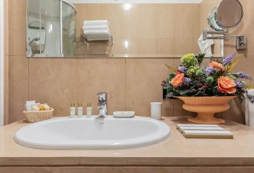 Отель Michelangelo