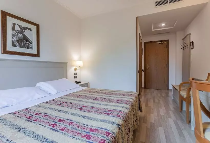 Отель Michelangelo