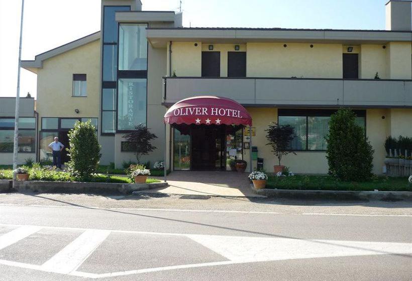 ホテル Oliver