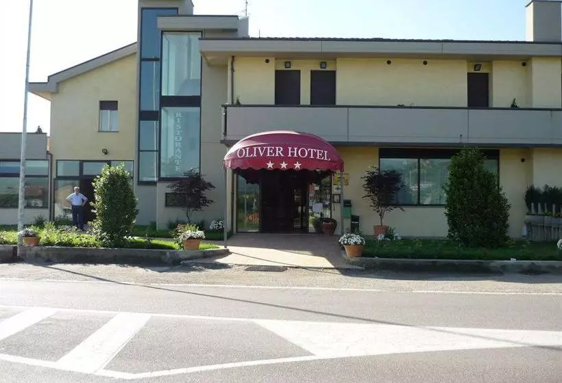 호텔 Oliver