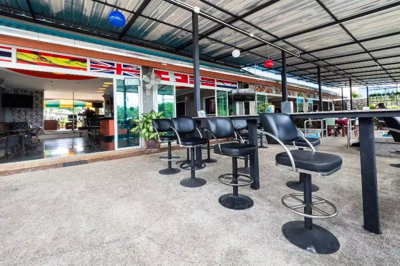 Hotelli Oyo 1131 Rendezvous Resort & Restaurant