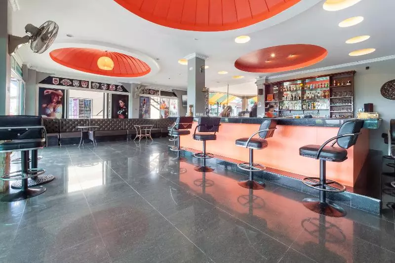 Hotelli Oyo 1131 Rendezvous Resort & Restaurant