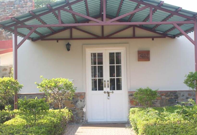 リゾートホテル Astroport Sariska Treetop By Eight Continents