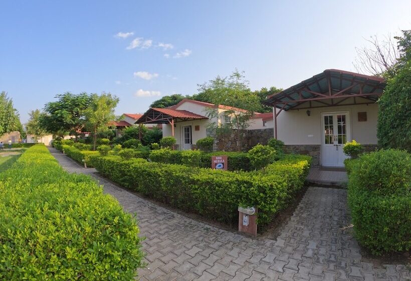 リゾートホテル Astroport Sariska Treetop By Eight Continents