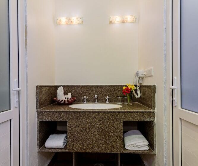 リゾートホテル Astroport Sariska Treetop By Eight Continents