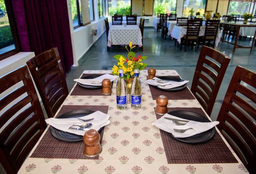 リゾートホテル Astroport Sariska Treetop By Eight Continents