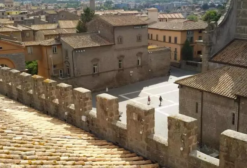 تختخواب و صبحانه Il Gallo Nero